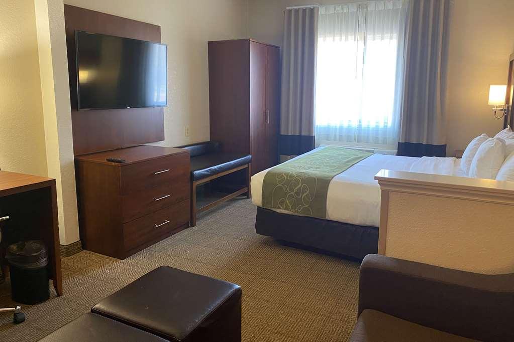 Comfort I-74 Hotel 3*