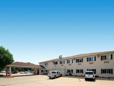 Comfort I-74 Hotel 3*